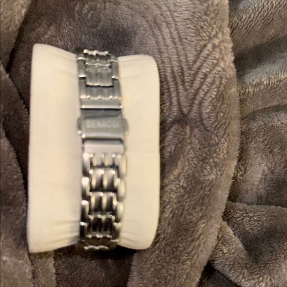 Dencci Timepiece with Emerald Dial and Silver Band - Picture 4 of 8